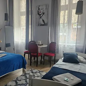 Hostel Deja Vu, Warschau